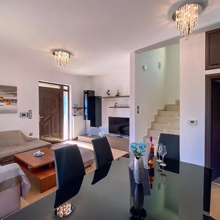 Rosalia House Villa *