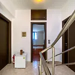 Вилла Rosalia House
