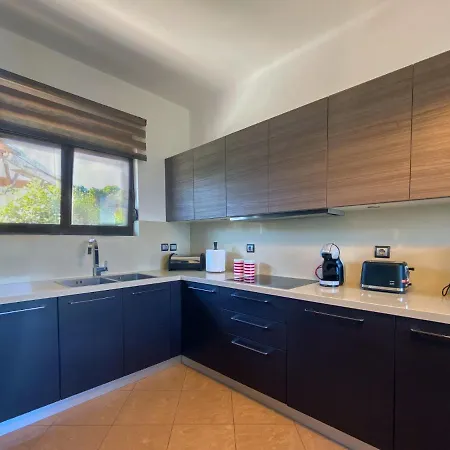 Rosalia House 阿斯格罗
