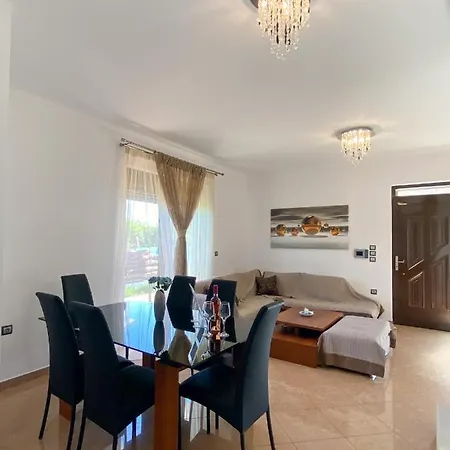 Rosalia House 阿斯格罗